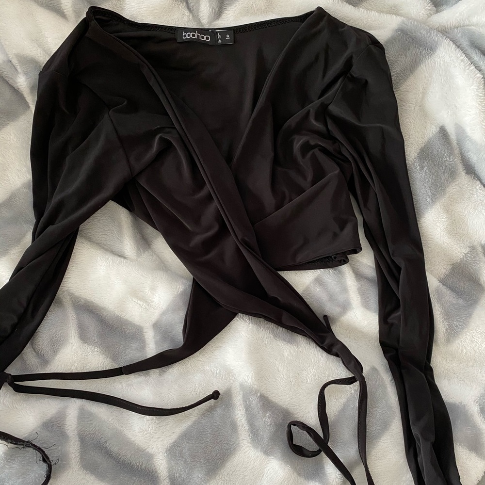 Boohoo Wrap around top - Picture 2 of 5